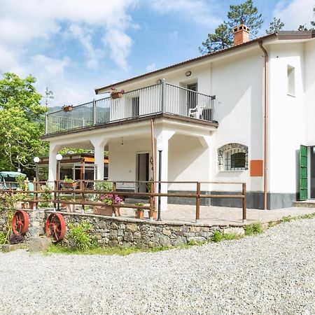 Villa Emily Framura Luaran gambar