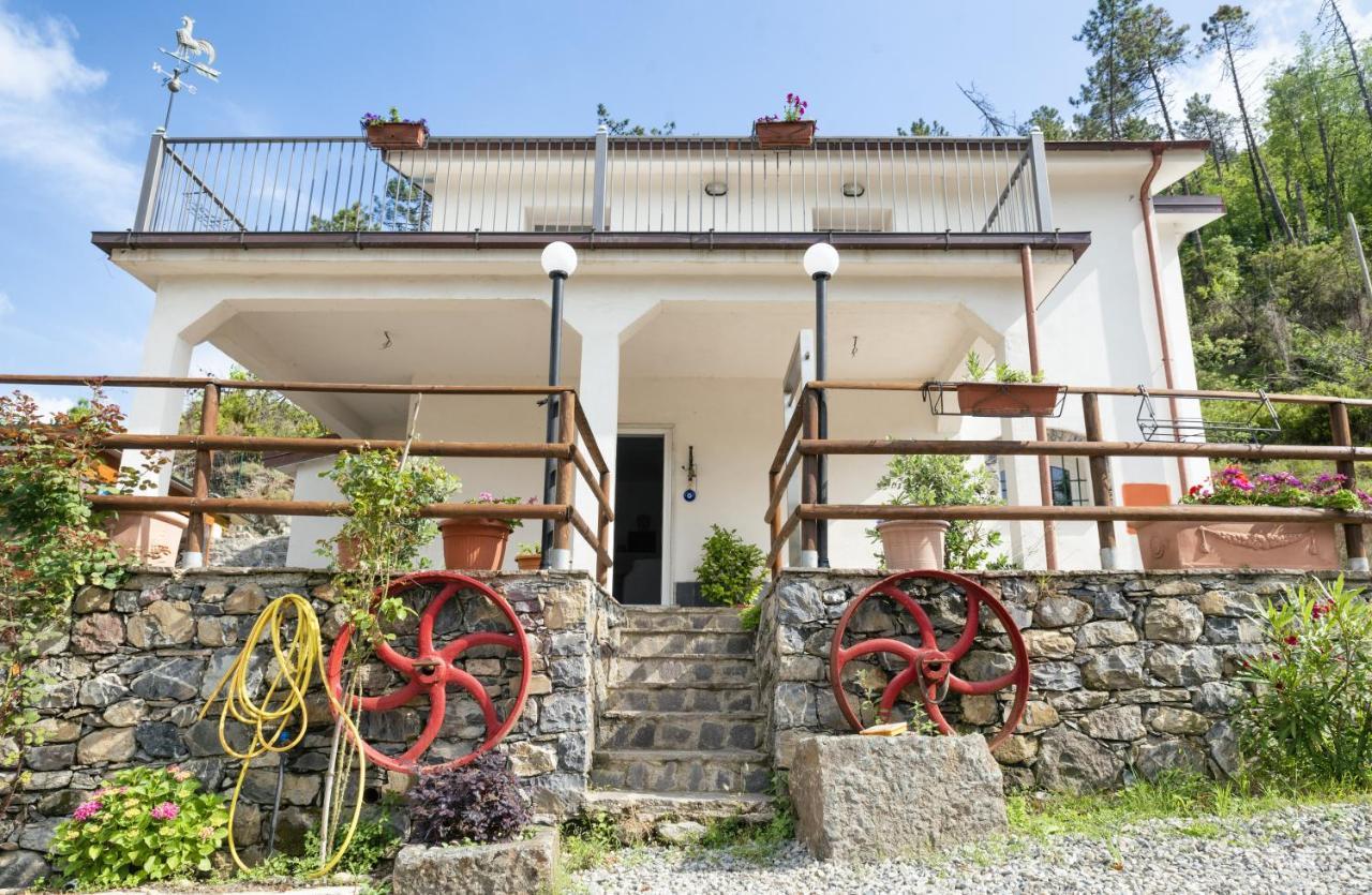 Villa Emily Framura Luaran gambar